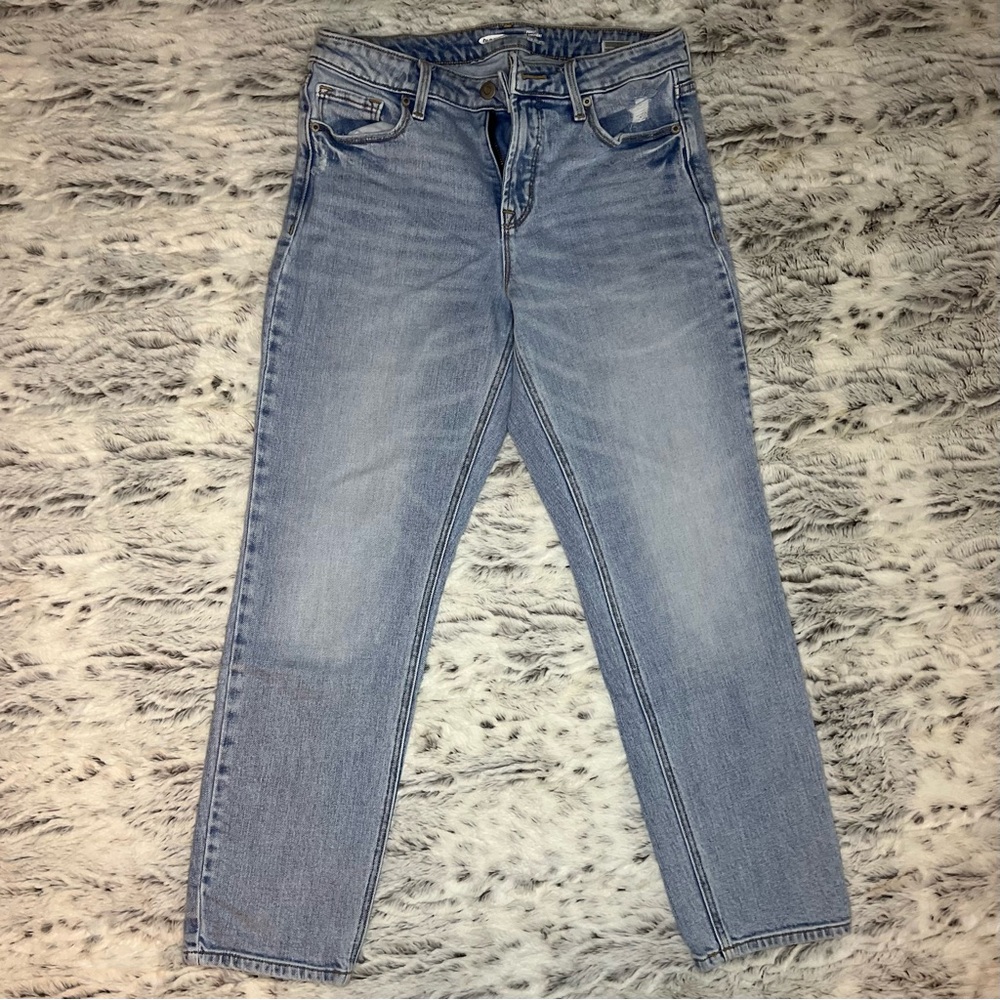 Old Navy • Straight Leg Jeans (Size 6)